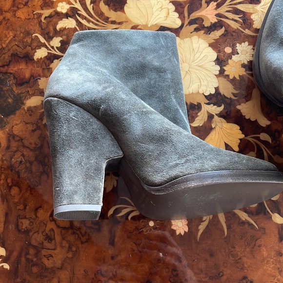 THEYSKENS THEORY dusky olive ankle boots sz6.5 Made in Italy SUEDE - Picture 3 of 7